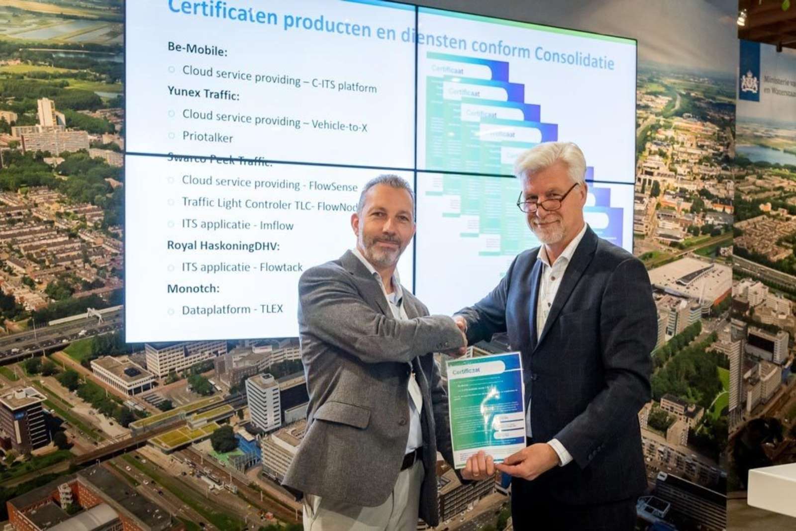 Be-Mobile receives the iTLC C-ITS cloud service certificate at the Mobility Trade Fair in Utrecht